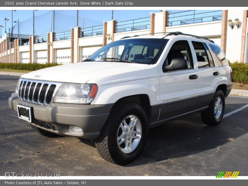 Stone White / Dark Slate Gray 2002 Jeep Grand Cherokee Laredo 4x4