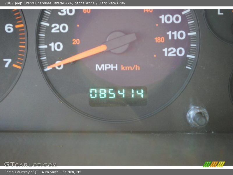 Stone White / Dark Slate Gray 2002 Jeep Grand Cherokee Laredo 4x4