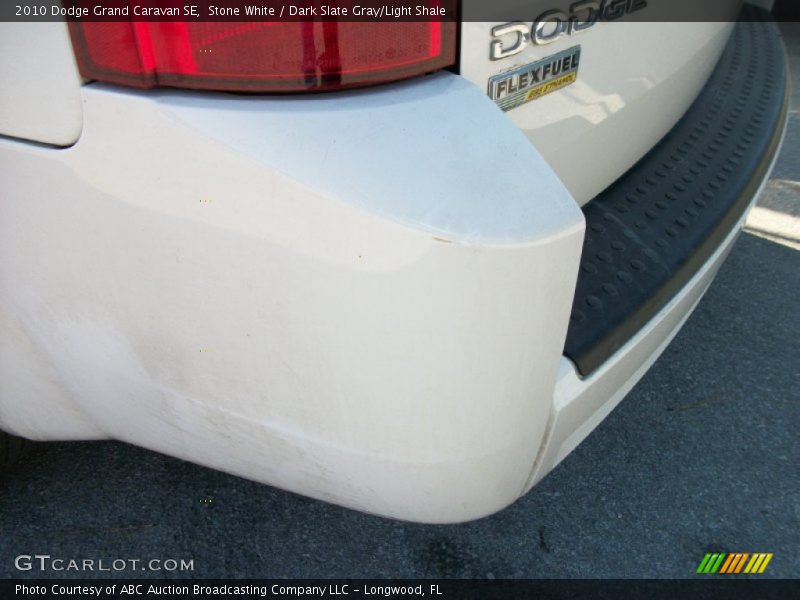 Stone White / Dark Slate Gray/Light Shale 2010 Dodge Grand Caravan SE