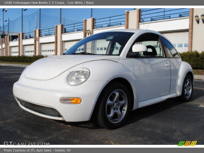 Front 3/4 View of 1998 New Beetle 2.0 Coupe