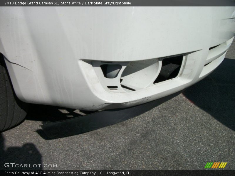 Stone White / Dark Slate Gray/Light Shale 2010 Dodge Grand Caravan SE