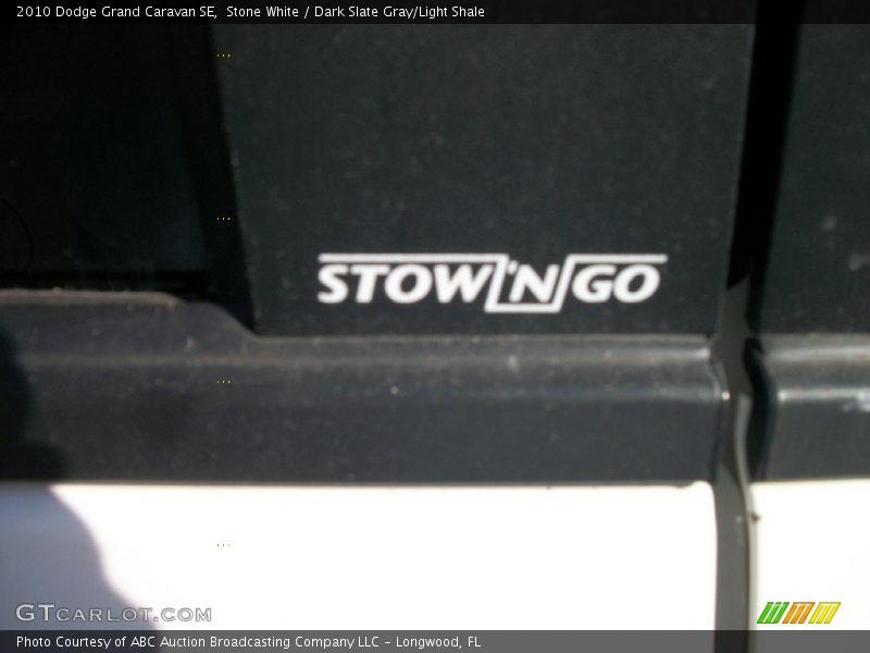 Stone White / Dark Slate Gray/Light Shale 2010 Dodge Grand Caravan SE