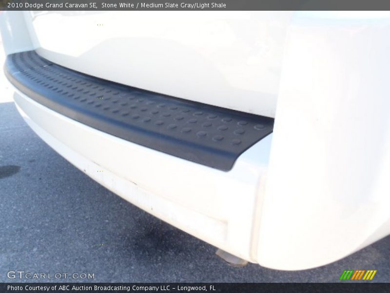 Stone White / Medium Slate Gray/Light Shale 2010 Dodge Grand Caravan SE