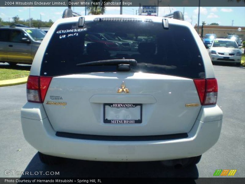 Dover White Pearl / Sandblast Beige 2004 Mitsubishi Endeavor Limited