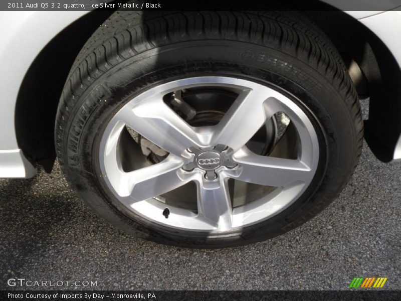 Ice Silver Metallic / Black 2011 Audi Q5 3.2 quattro