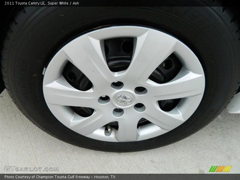 Super White / Ash 2011 Toyota Camry LE