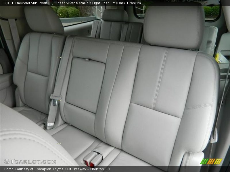 Sheer Silver Metallic / Light Titanium/Dark Titanium 2011 Chevrolet Suburban LT