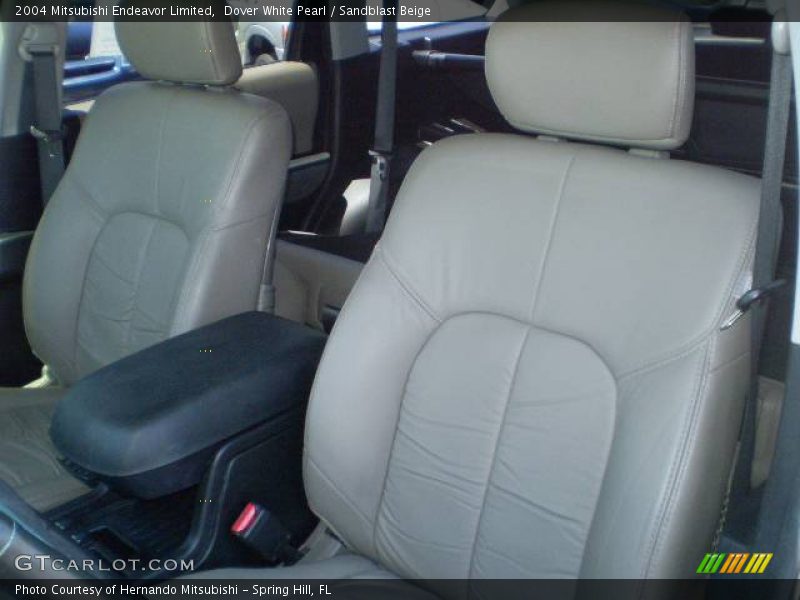 Dover White Pearl / Sandblast Beige 2004 Mitsubishi Endeavor Limited