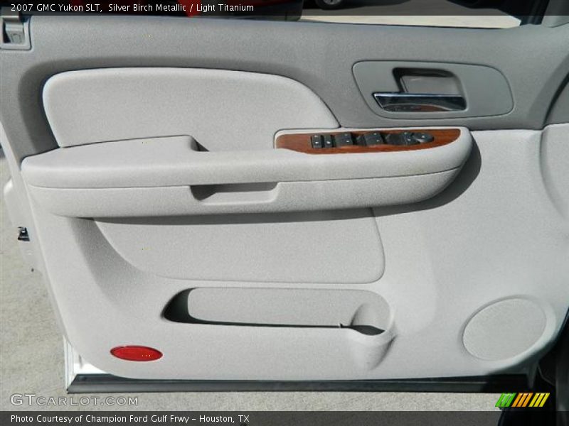 Silver Birch Metallic / Light Titanium 2007 GMC Yukon SLT