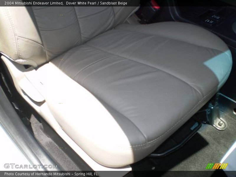 Dover White Pearl / Sandblast Beige 2004 Mitsubishi Endeavor Limited