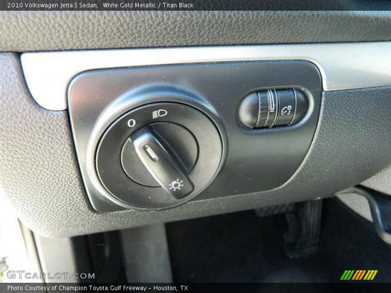 White Gold Metallic / Titan Black 2010 Volkswagen Jetta S Sedan