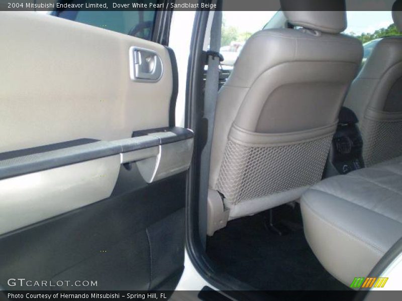 Dover White Pearl / Sandblast Beige 2004 Mitsubishi Endeavor Limited