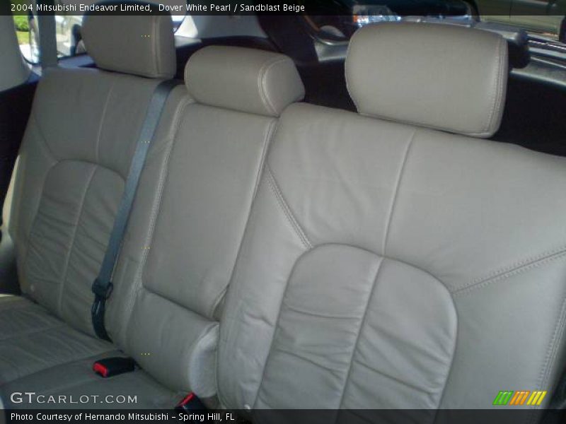 Dover White Pearl / Sandblast Beige 2004 Mitsubishi Endeavor Limited