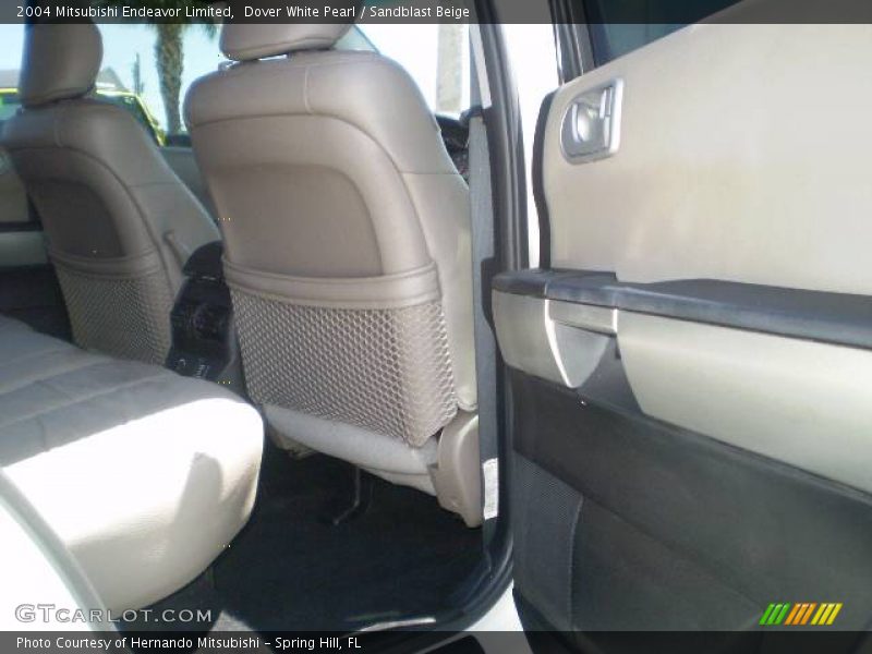 Dover White Pearl / Sandblast Beige 2004 Mitsubishi Endeavor Limited
