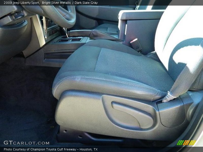 Bright Silver Metallic / Dark Slate Gray 2009 Jeep Liberty Sport