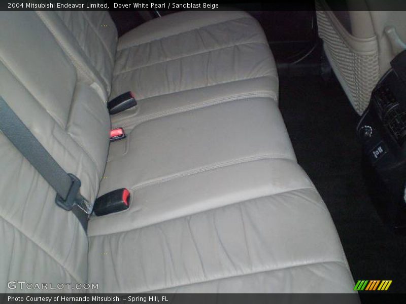 Dover White Pearl / Sandblast Beige 2004 Mitsubishi Endeavor Limited