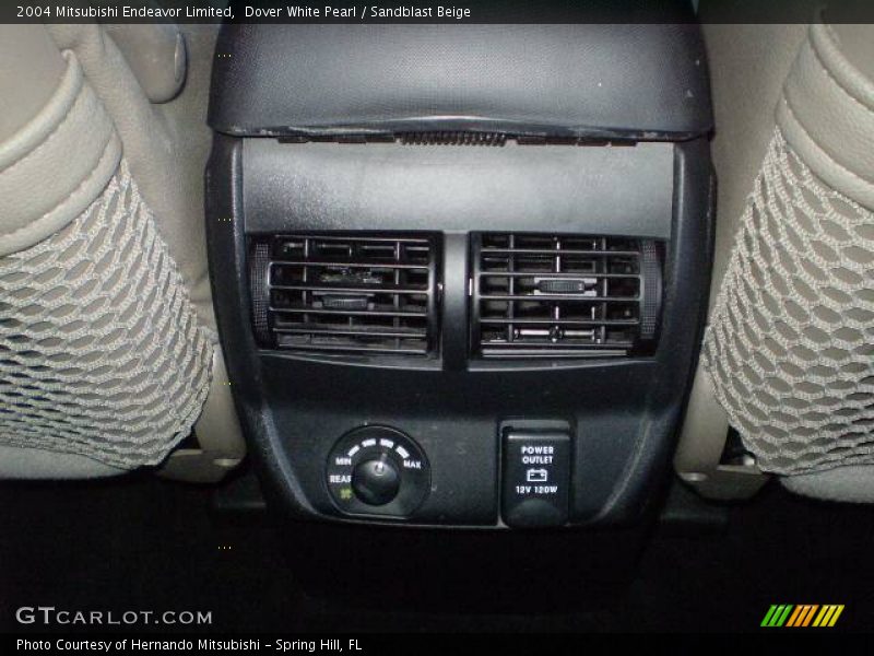 Dover White Pearl / Sandblast Beige 2004 Mitsubishi Endeavor Limited