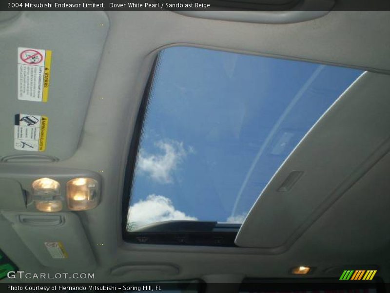 Dover White Pearl / Sandblast Beige 2004 Mitsubishi Endeavor Limited