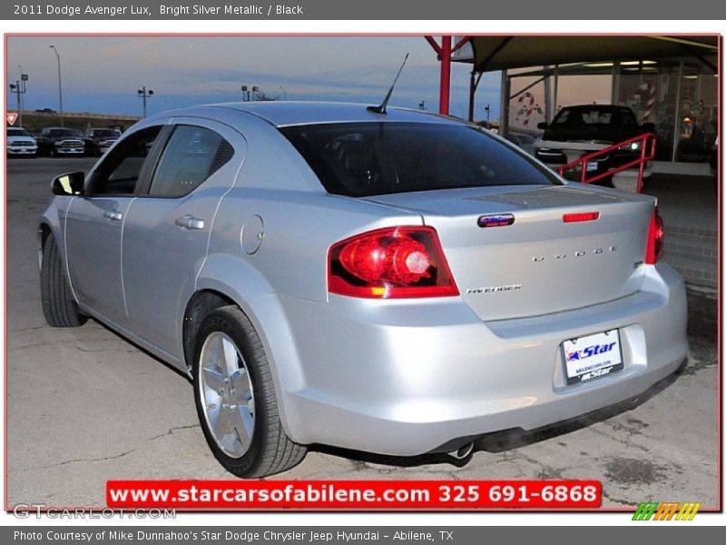 Bright Silver Metallic / Black 2011 Dodge Avenger Lux