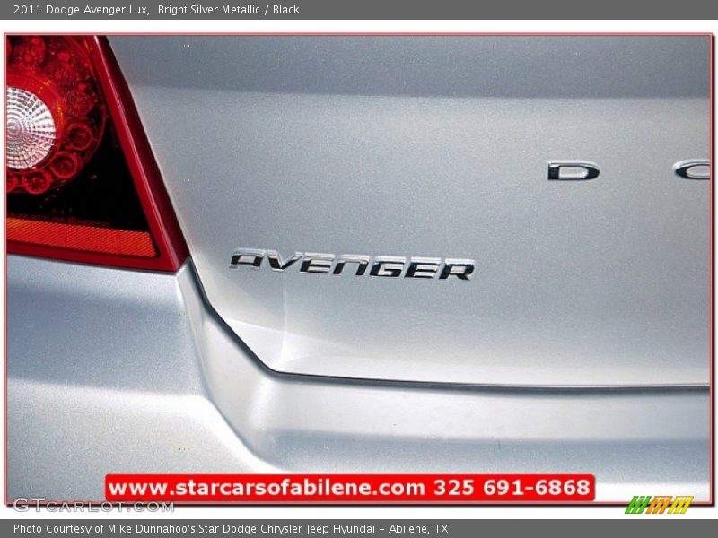 Bright Silver Metallic / Black 2011 Dodge Avenger Lux