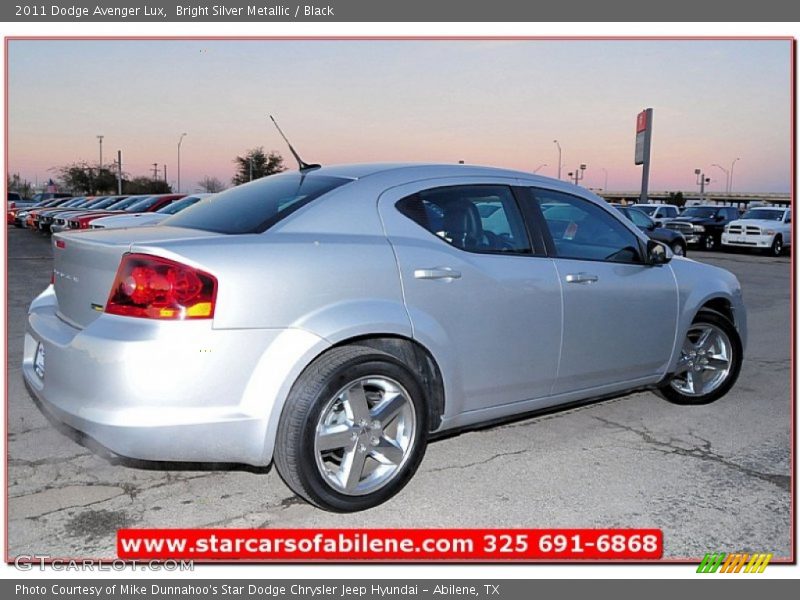 Bright Silver Metallic / Black 2011 Dodge Avenger Lux