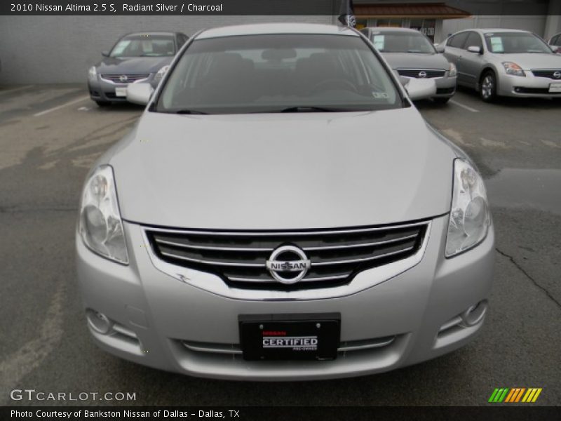 Radiant Silver / Charcoal 2010 Nissan Altima 2.5 S
