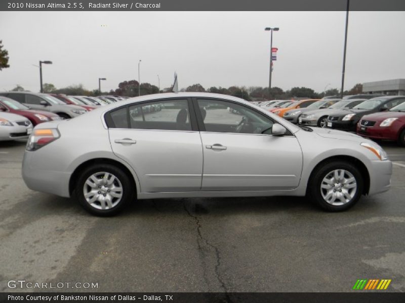 Radiant Silver / Charcoal 2010 Nissan Altima 2.5 S