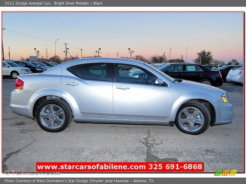 Bright Silver Metallic / Black 2011 Dodge Avenger Lux