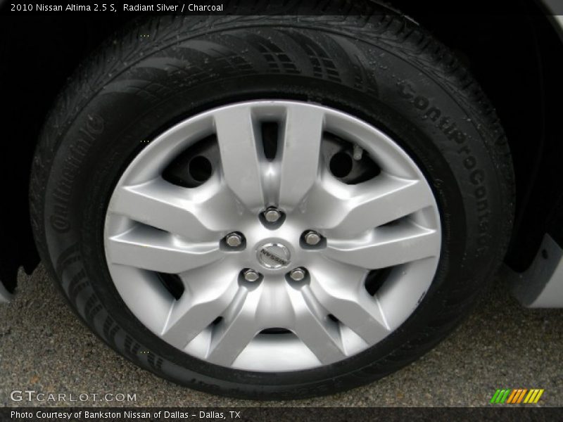 Radiant Silver / Charcoal 2010 Nissan Altima 2.5 S