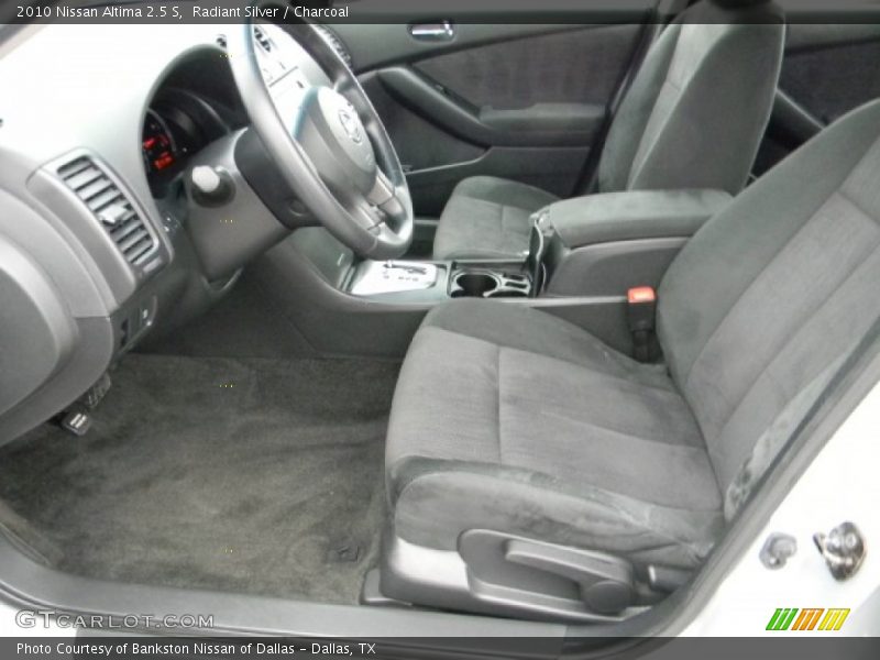 Radiant Silver / Charcoal 2010 Nissan Altima 2.5 S