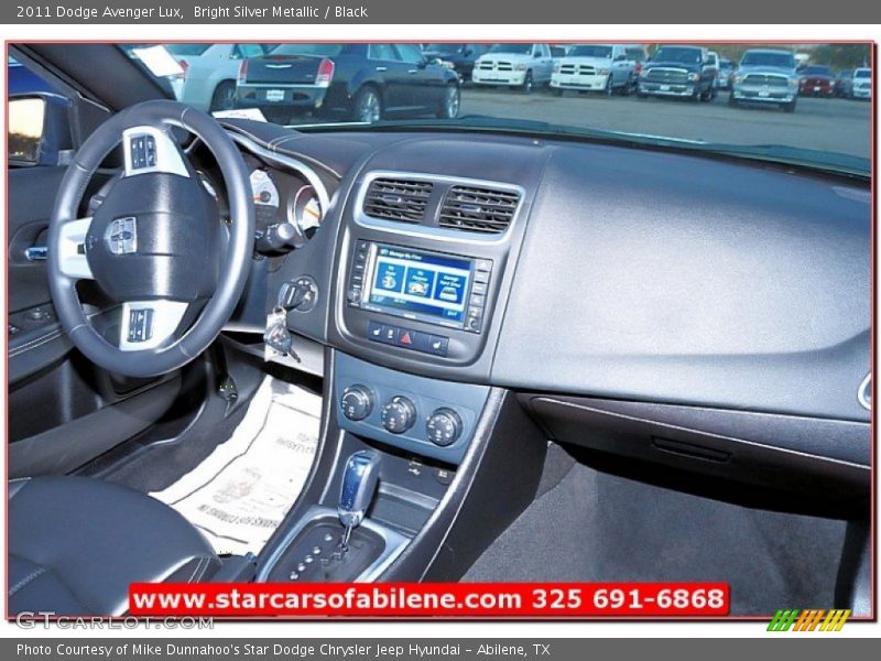 Bright Silver Metallic / Black 2011 Dodge Avenger Lux