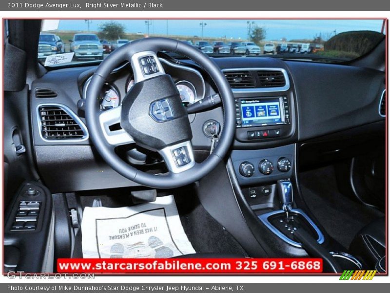 Bright Silver Metallic / Black 2011 Dodge Avenger Lux