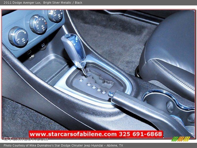 Bright Silver Metallic / Black 2011 Dodge Avenger Lux