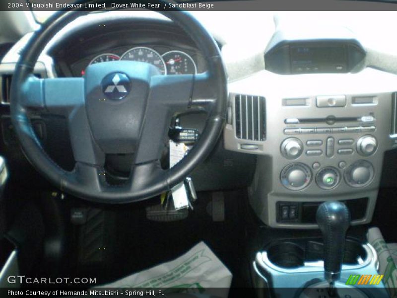 Dover White Pearl / Sandblast Beige 2004 Mitsubishi Endeavor Limited