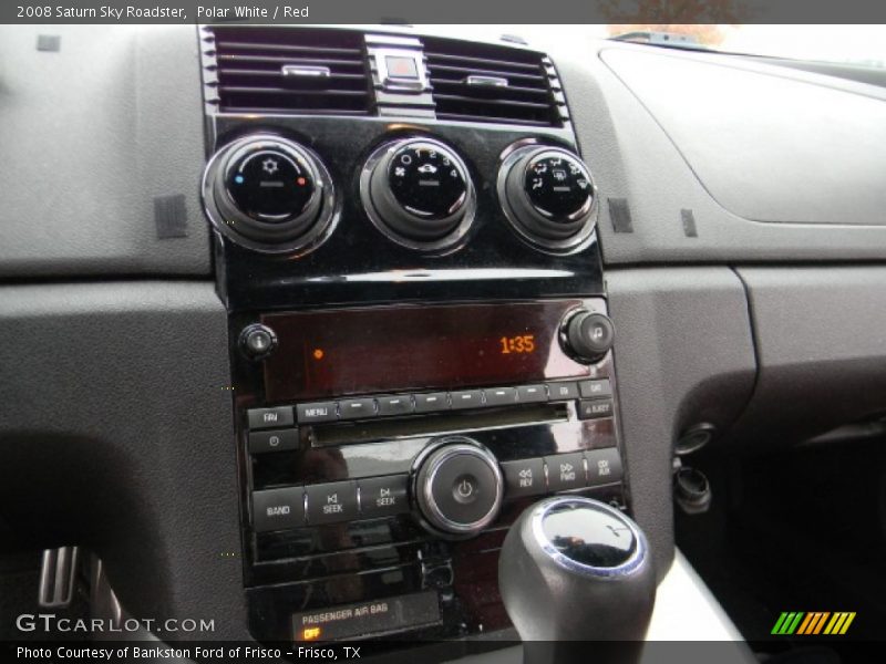 Polar White / Red 2008 Saturn Sky Roadster