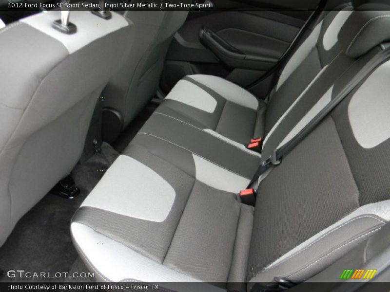 Ingot Silver Metallic / Two-Tone Sport 2012 Ford Focus SE Sport Sedan