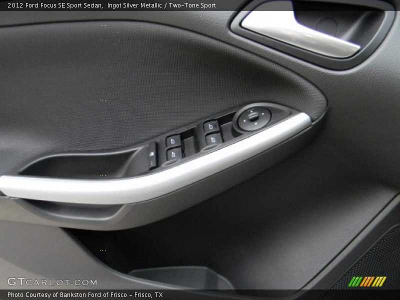 Ingot Silver Metallic / Two-Tone Sport 2012 Ford Focus SE Sport Sedan