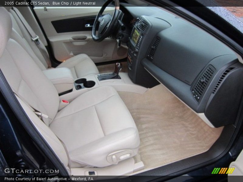  2005 CTS Sedan Light Neutral Interior