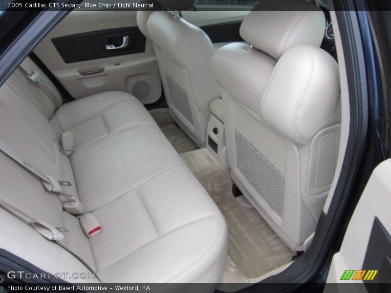  2005 CTS Sedan Light Neutral Interior