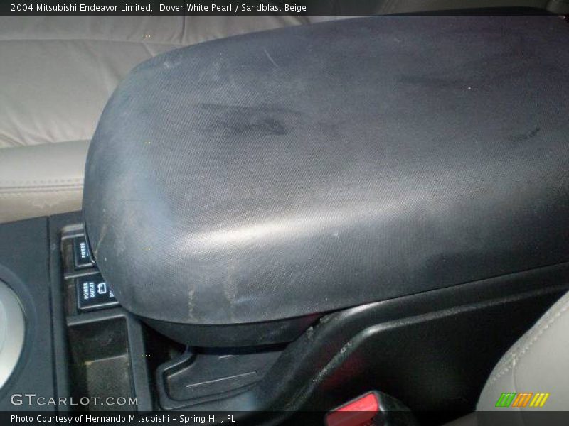 Dover White Pearl / Sandblast Beige 2004 Mitsubishi Endeavor Limited