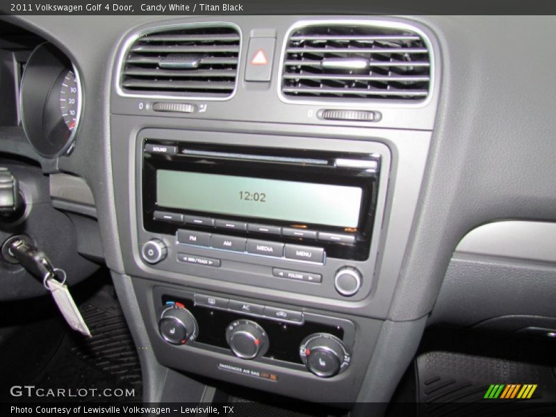 Candy White / Titan Black 2011 Volkswagen Golf 4 Door