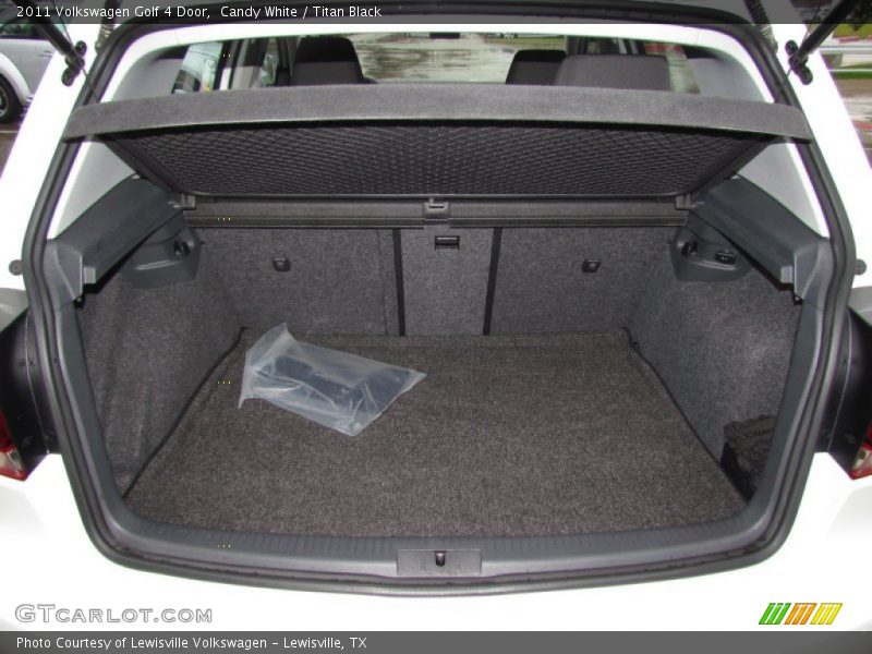 Candy White / Titan Black 2011 Volkswagen Golf 4 Door
