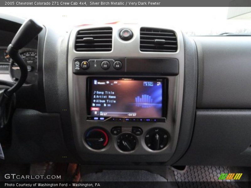 Silver Birch Metallic / Very Dark Pewter 2005 Chevrolet Colorado Z71 Crew Cab 4x4