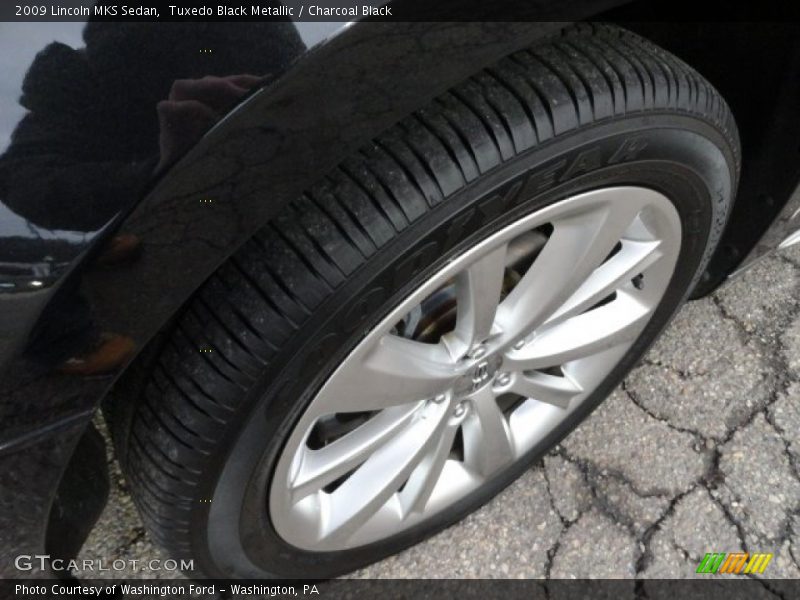 Tuxedo Black Metallic / Charcoal Black 2009 Lincoln MKS Sedan