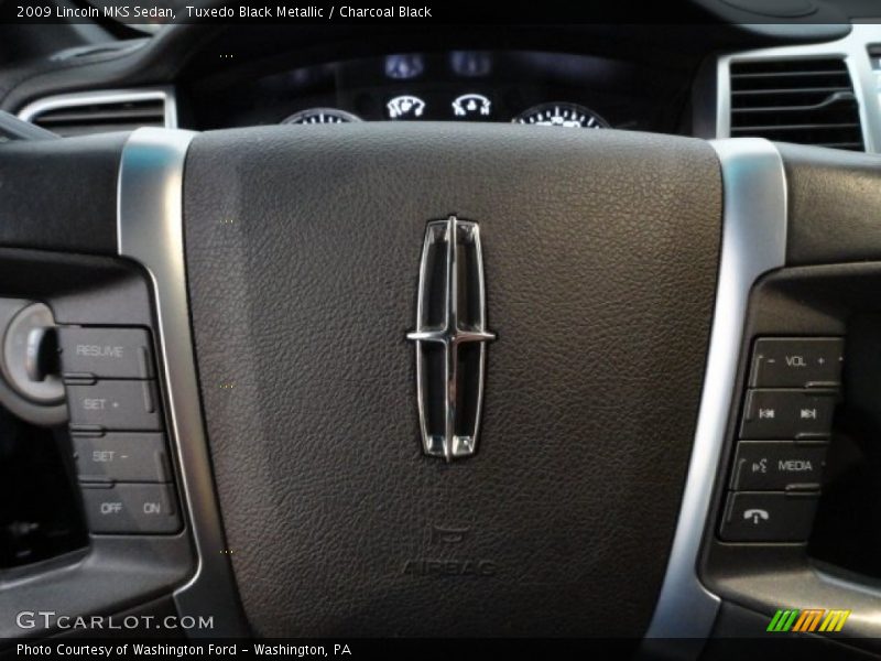 Tuxedo Black Metallic / Charcoal Black 2009 Lincoln MKS Sedan
