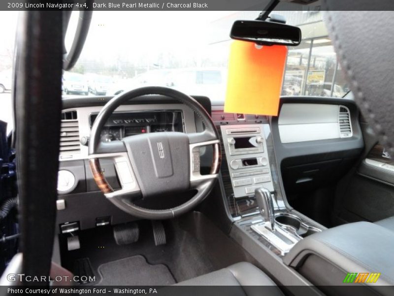 Dark Blue Pearl Metallic / Charcoal Black 2009 Lincoln Navigator 4x4