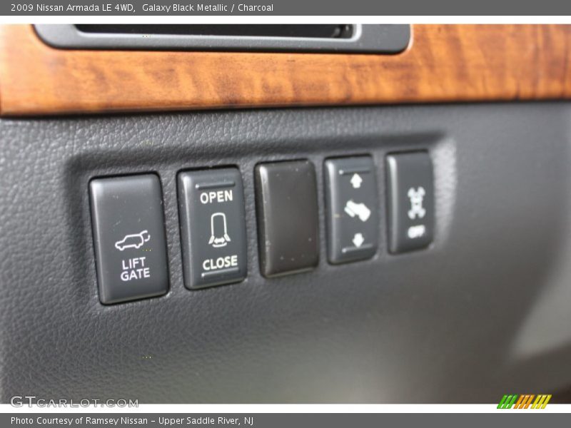 Galaxy Black Metallic / Charcoal 2009 Nissan Armada LE 4WD