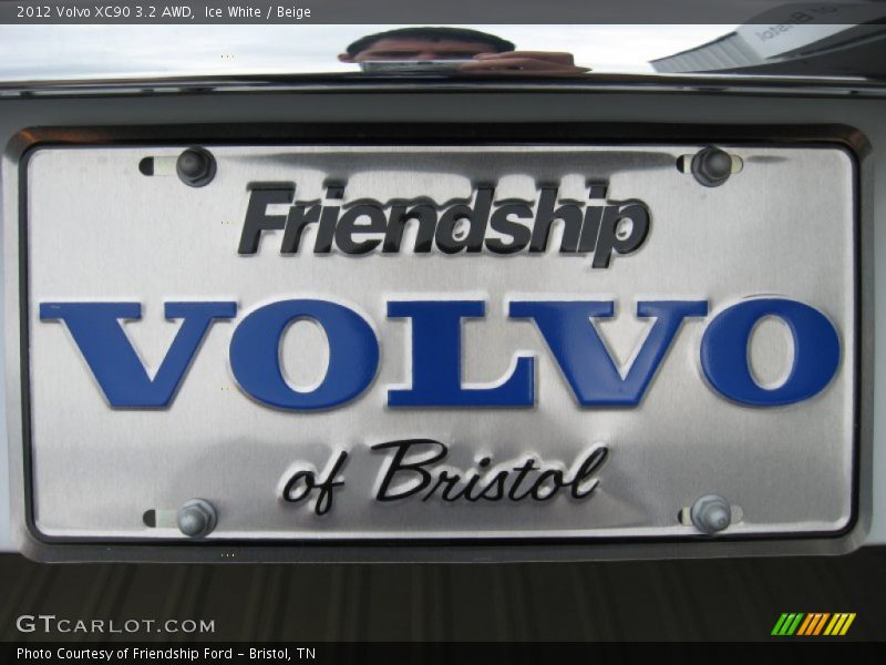 Ice White / Beige 2012 Volvo XC90 3.2 AWD
