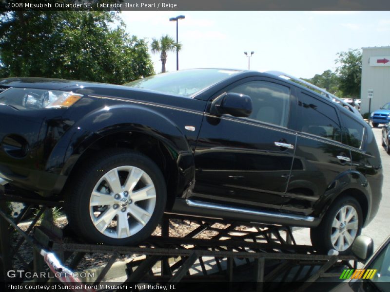 Labrador Black Pearl / Beige 2008 Mitsubishi Outlander SE