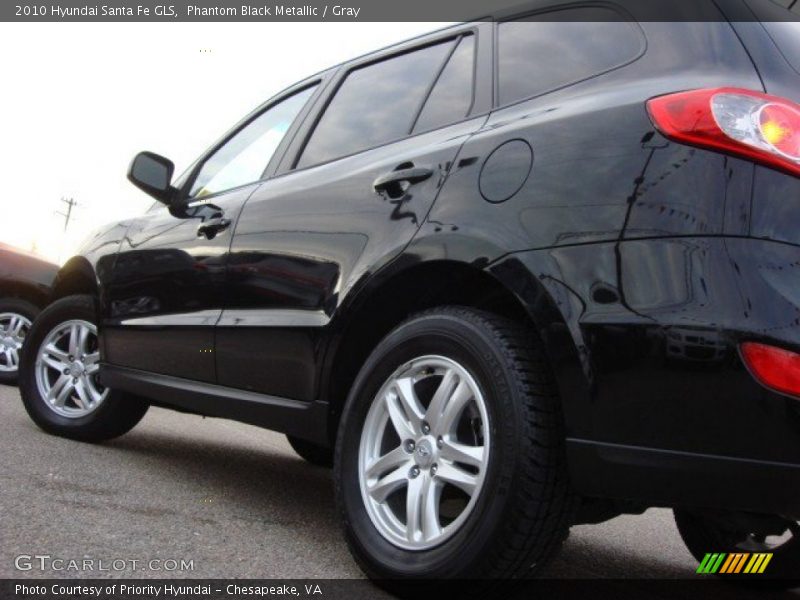 Phantom Black Metallic / Gray 2010 Hyundai Santa Fe GLS